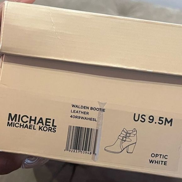 NEW WITH BOX & Gift Box- Michael Kors Walden Bootie Optic White 9 - Picture 6 of 6